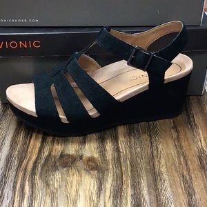 Vionic wedge